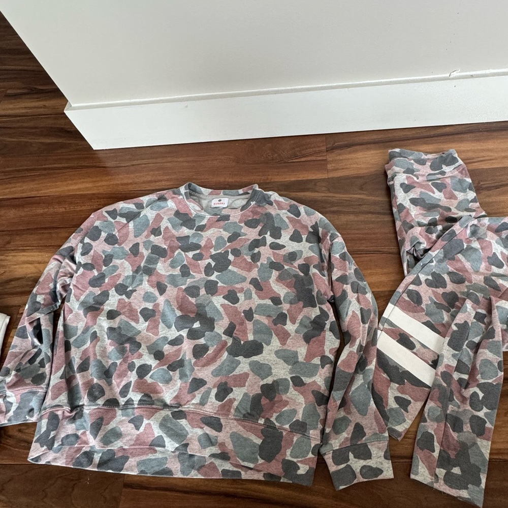 Sundry Sweatshirt and legging set